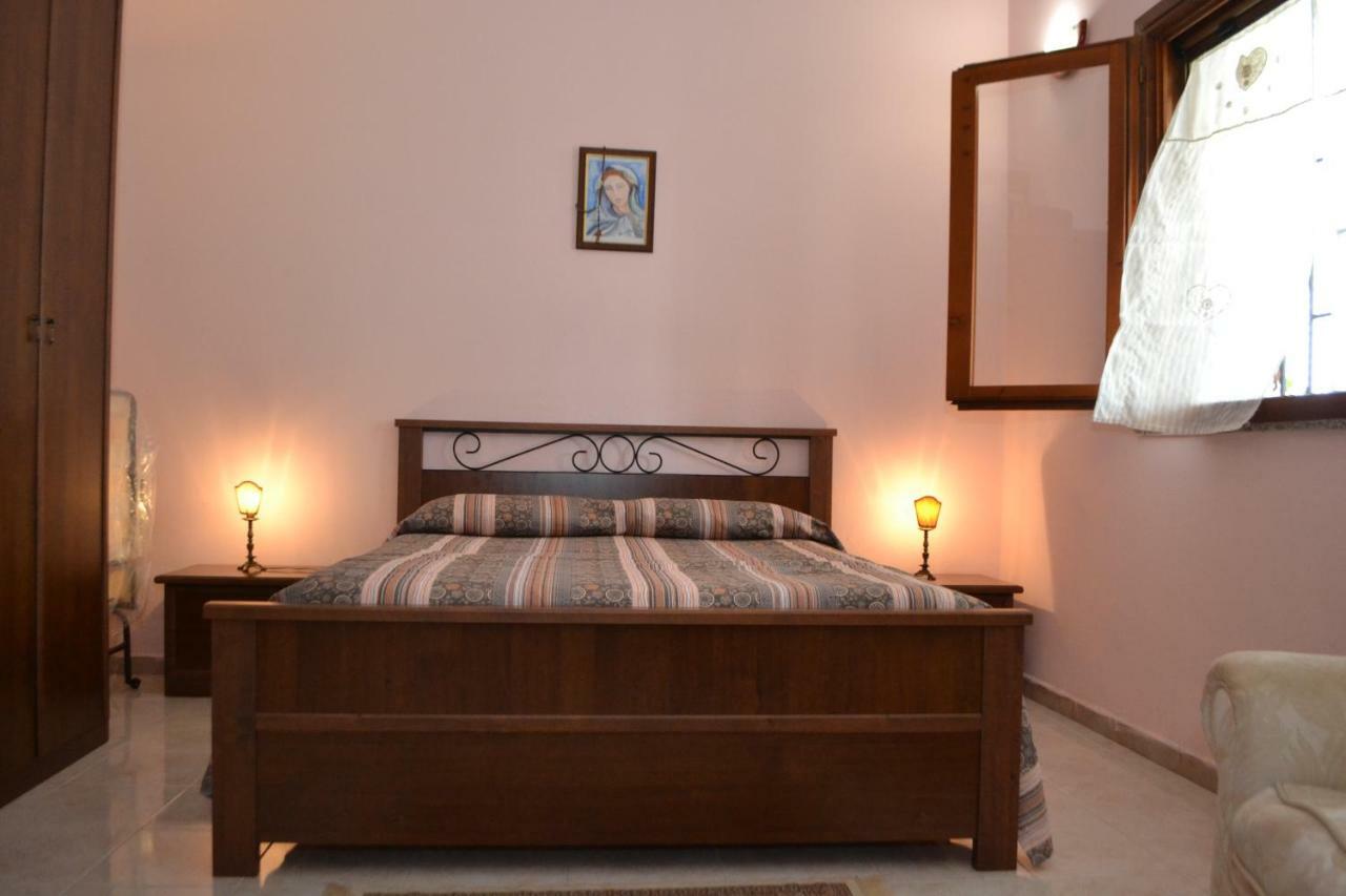 Villa Rosa - Ai Piedi Dell'Etna Brucoli Buitenkant foto