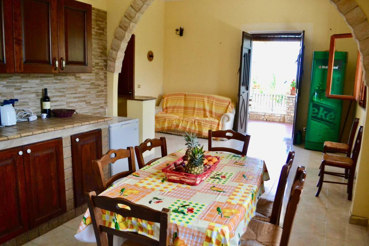 Villa Rosa - Ai Piedi Dell'Etna Brucoli Buitenkant foto